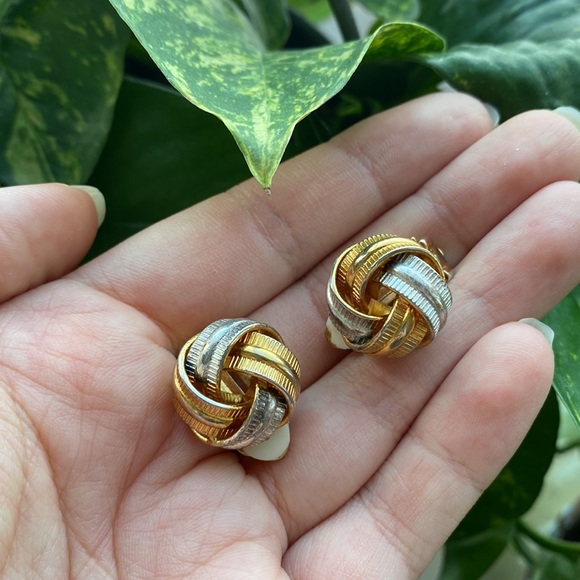 Vintage Clip On Earrings Circle 3D Gold and Sliver